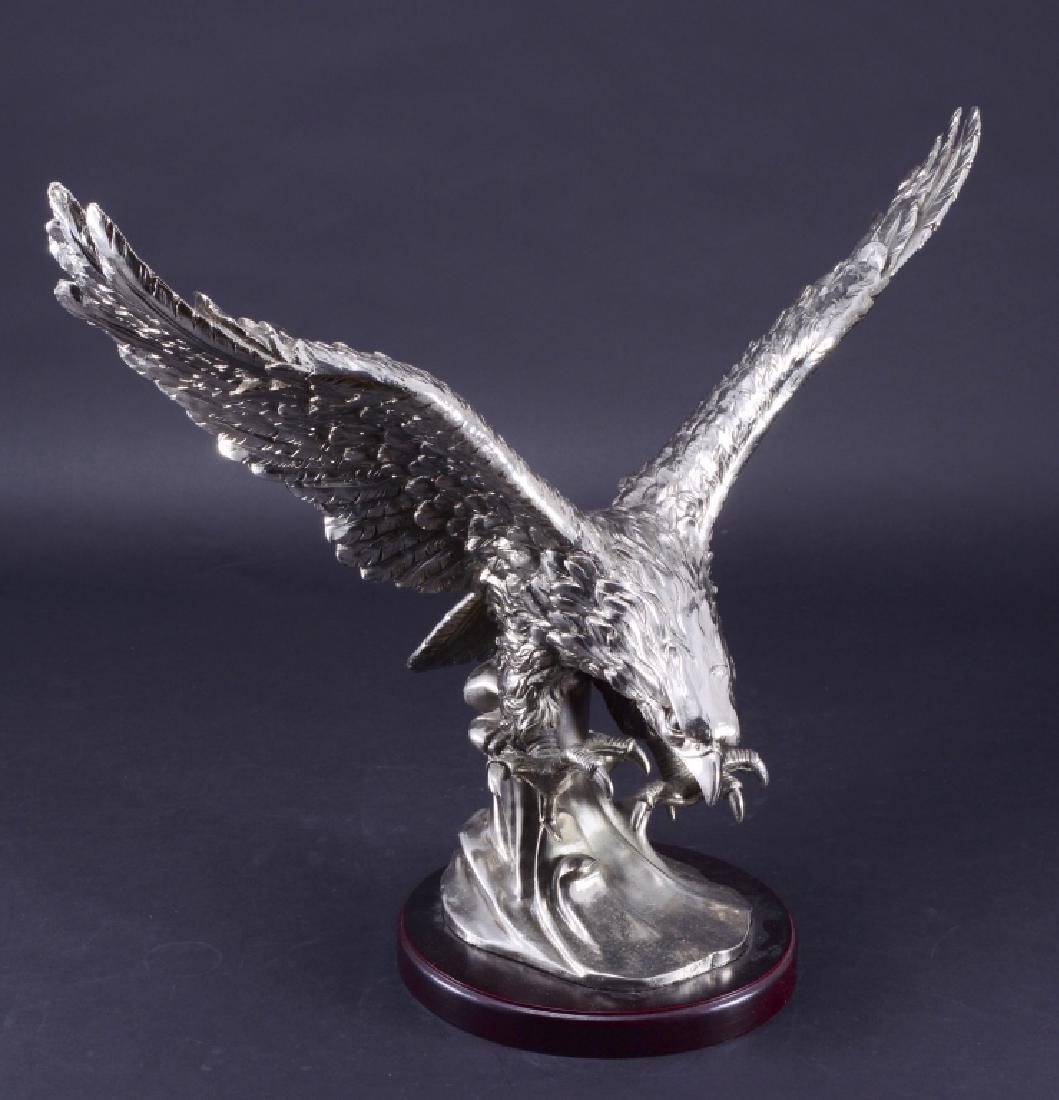 Large Silvertone Striking Eagle (1 of 4)