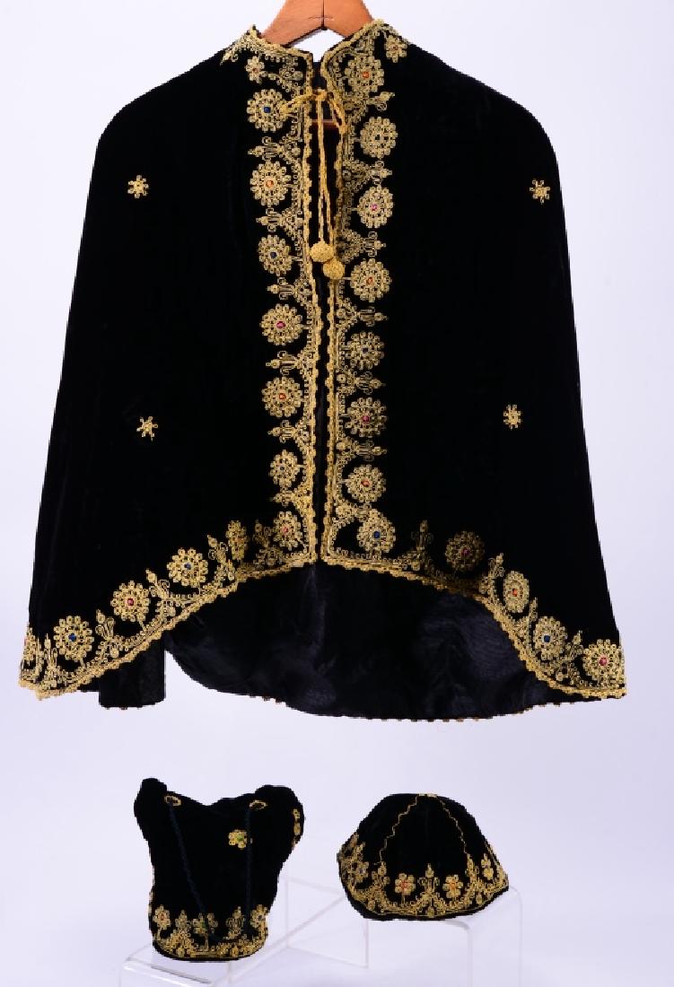 Velvet Embroidered Cape, Hat & Purse (1 of 10)