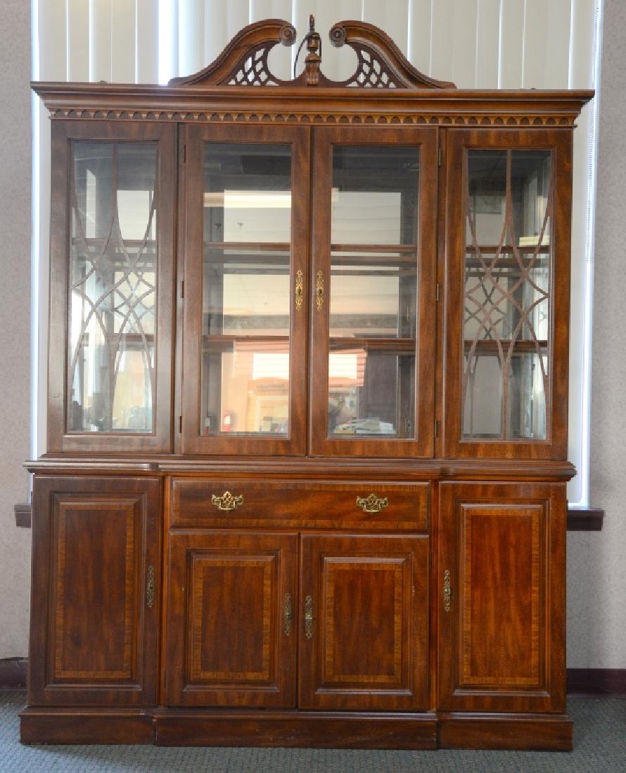 Broyhill China Cabinet (1 of 3)