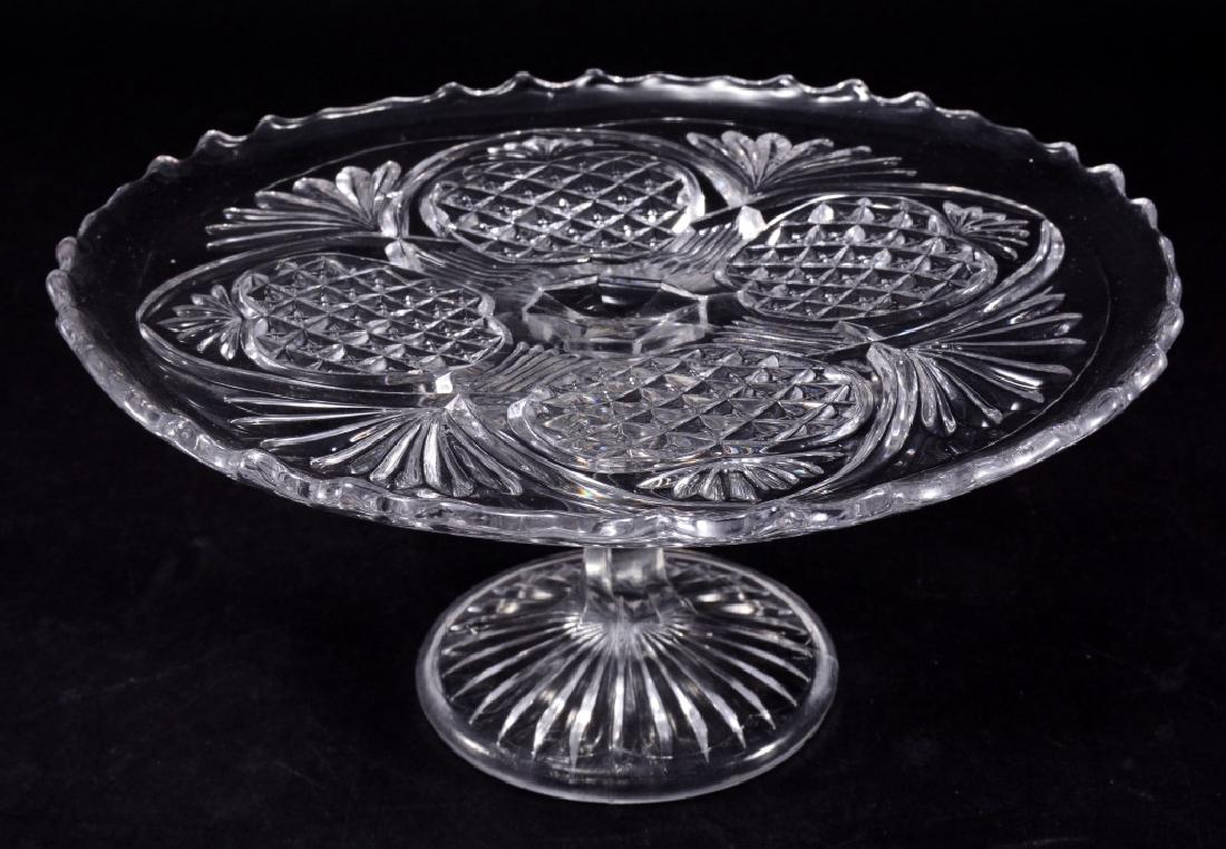 Cake Stand w/Pineapple Design: Higbee bee mark, 9.5" diameter x 4.75" high.