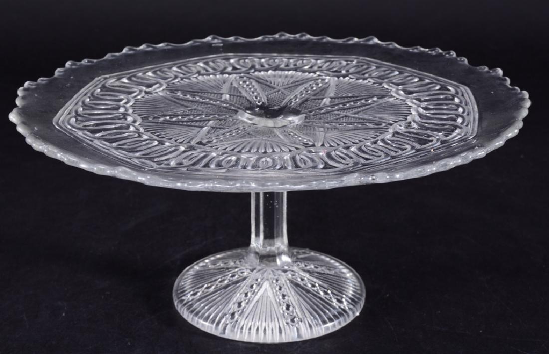 Interlaced Frame w/Fans & Star Cake Stand: 10" diameter x 4.5" high.