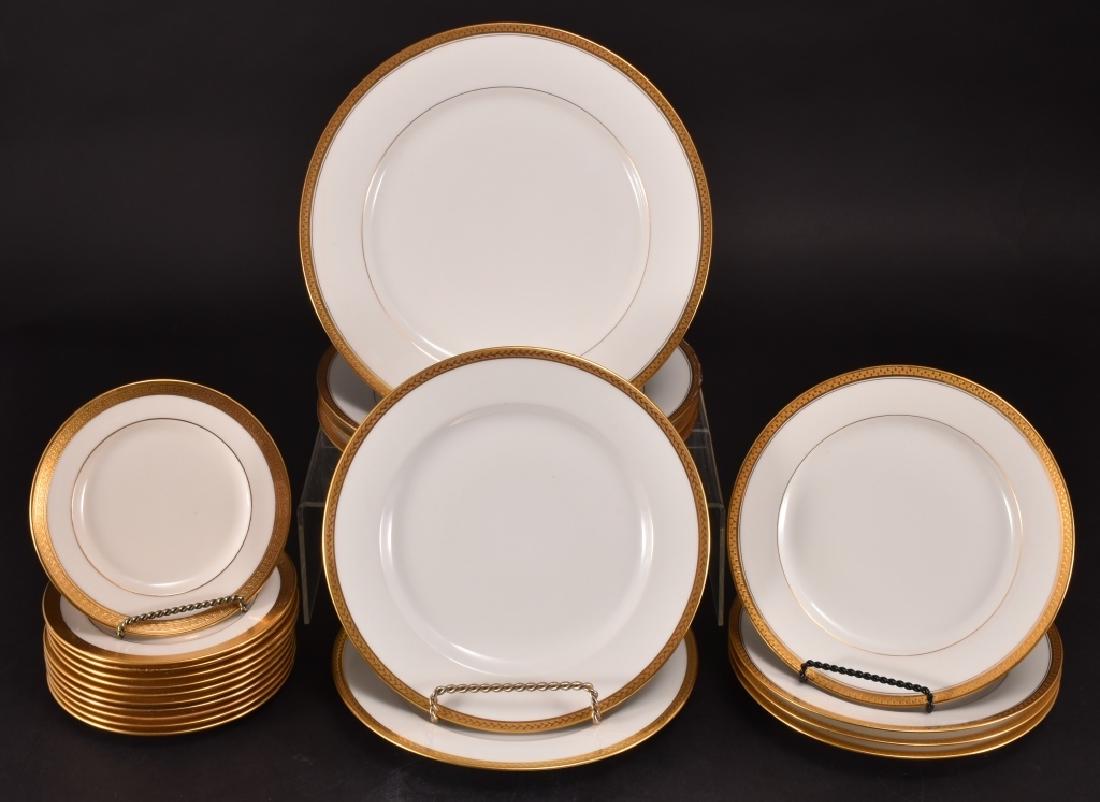 21 Gold Encrusted Edge Plates (1 of 4)