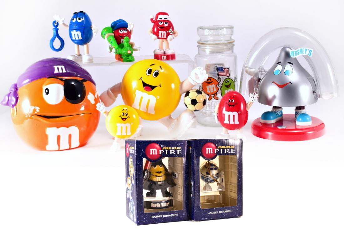 M&M's XXIII Candy Jar & Collectibles (1 of 5)