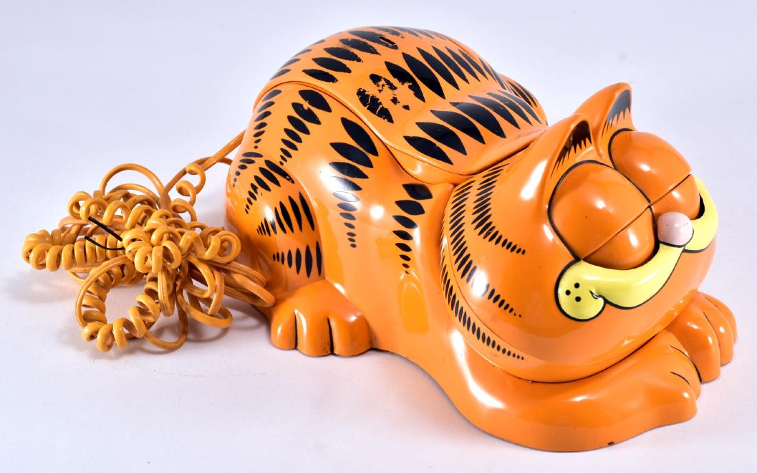 Vintage Garfield Telephone By Tyco: Eyes move, 5 1/8" tall.