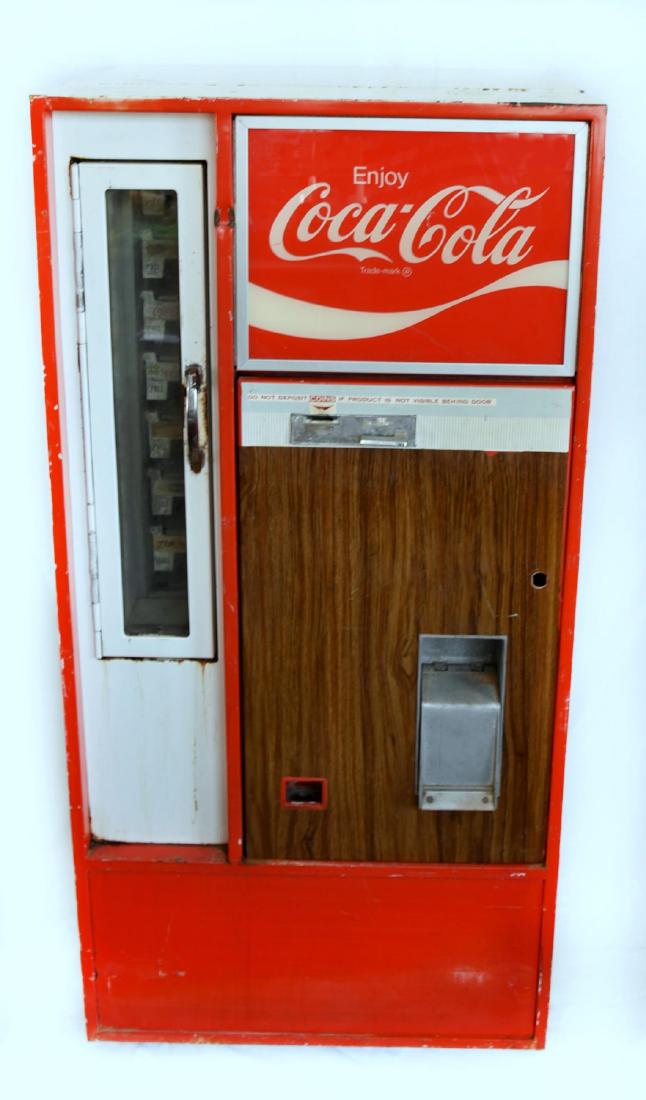 Vendo HA56B Coca-Cola Vending Machine (1 of 4)