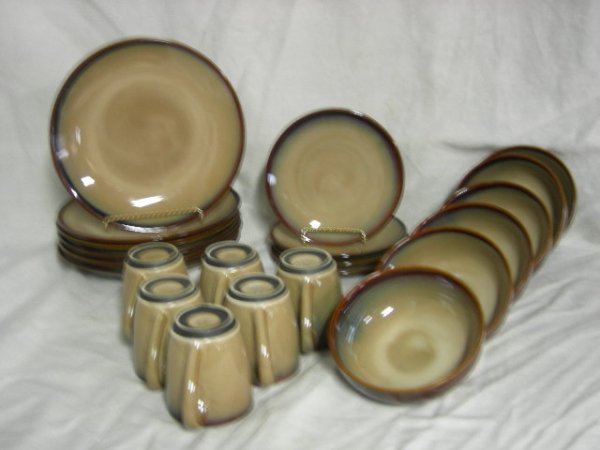 SANGO DINNERWARE: Sango Nova Brown Dinnerware Including 6 Dinner Plates, 6 Bowls, 6 Mugs & 4 Salad Plates.