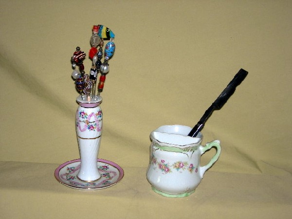 HAT PIN HOLDER & SHAVING MUG: Lady's & Gentleman's Dresser Accessories Inc. Hat Pin Holder w/11 Hat Pins, 6"T; Shaving Mug w/Vintage Razor In Original Box.