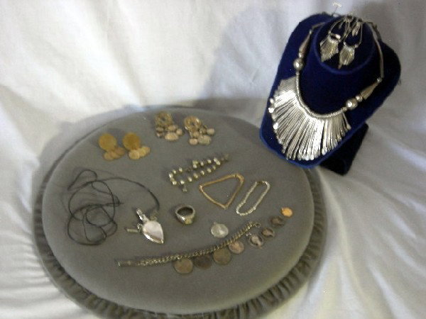 METAL JEWELRY LOT: Metal Jewelry Lot Inc. Pewter Look Necklace & Matching Earrings w/Beads & Mini-Oars; Silver Tone Perfume Vile Necklace; 2 Pairs Coin Earrings; 2 Charm Bracelets: 1 w/Buffalo Nickel, Nickel, Penny, & S