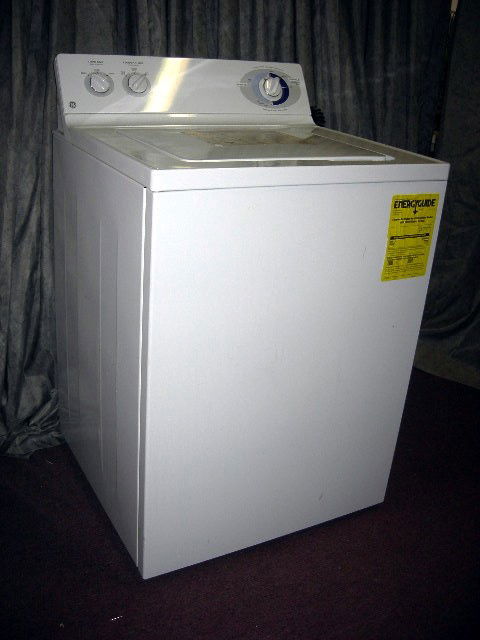 GENERAL ELECTRIC WASHER: G.E. Super Capacity Load Size w/7 Cycles-2 Wash/Spin Speed Combinations, 27"W.