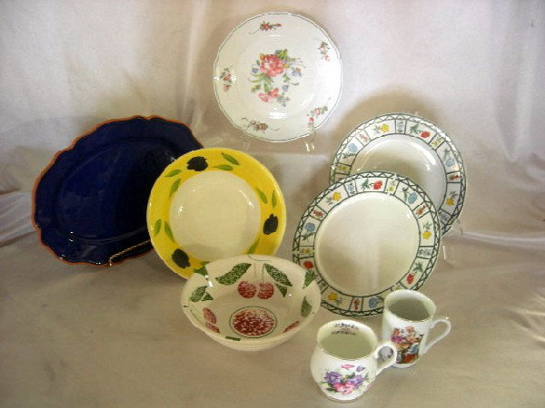 INTERNATIONAL DINNERWARE LOT: International Dinnerware Lot From Portugal, Italy, France, & USA, Inc. Blue Terra-Cota Platter, 3 Plates w/Floral Design, 2 Ceramic Serving Bowls, Fine China Mug, & Norman Rockwell Print Mug, 3.5" To 