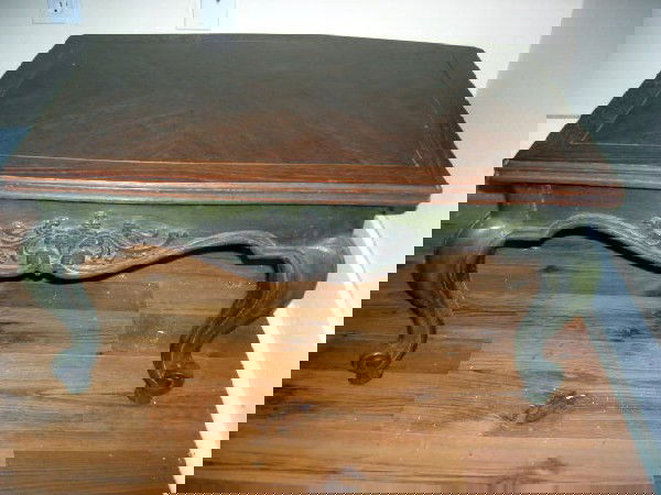 WOOD GRAIN COFFEE TABLE: Wood Grain Coffee Table w/Cabriole Legs, 30"W X 22"Deep X 15"T.