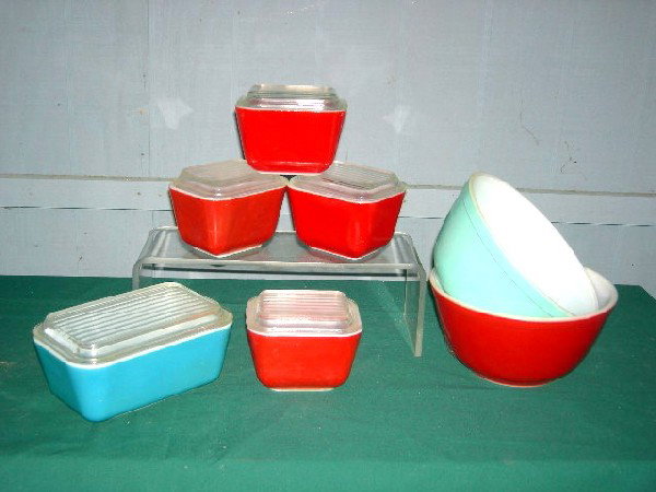 COLORFUL REFRIGERATOR DISHES & BOWLS: Refrigerator Dishes and Bowls Including 4 Small Red Covered Dishes Marked 5 w/1.5 Cups and 1 Large Blue Covered Dish Marked 35 Pyrex Together w/2 Bowls Marked 402 w/1.5 Qt, One Red Marked Pyrex 34 and