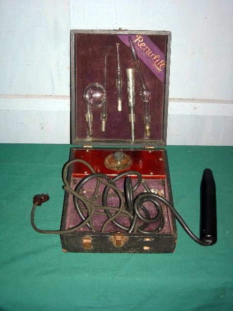 QUACK MEDICINE RENU LIFE VIOLET RAY GENERATOR: 1922 Medical Health Machine in Fitted Case w/Reprint of Manual, Marked Renu Life Violet Ray Electric Generator. An electrotherapeutic apparatus.