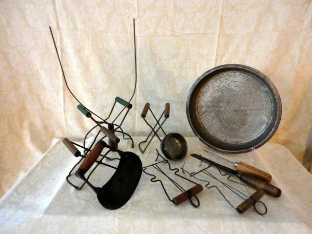 VINTAGE CANNING LOT: Vintage Canning Lot Including Straining Pan, 5 Wood Handle Canning Jar Tongs, Chopper, Ice Pick, & 6 Small Tin Pans, 3" To 11" D.