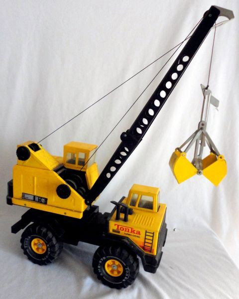 TONKA TURBO DIESEL: Tonka Crane w/Scoop, Body Swivels, 25.5" T.