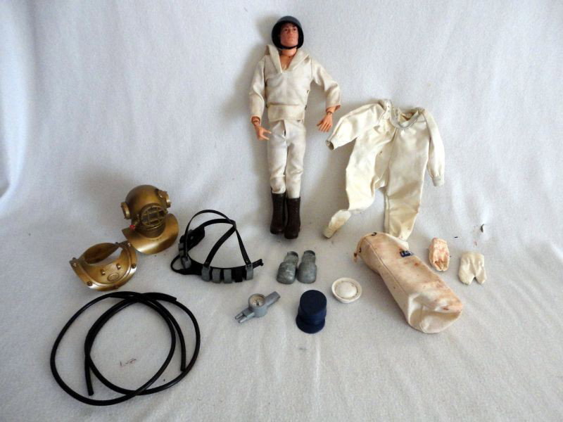 VINTAGE GI JOE DEEP SEA DIVER: GI Joe Jointed Action Figure w/Extra Accessories. Real Lead on Weights and Shoes, Compass Works.