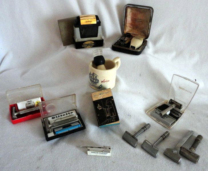MEN'S SHAVING LOT: Men's Shaving Lot Inc. Remington "Speedak," Sunbeam "Golden Glide" and 3 Gillette, All In Original Cases; 4 Loose Razors, Inc. 2 "Gem Matic," Gillette and Unmarked; "Old Spice, Ship Friendship" Shavin