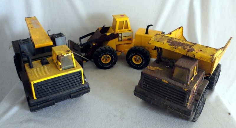 TONKA TRIO: Tonka Trio Inc. Tonka Turbo Diesel Truck w/Hydraulic Boom Lever, Turbo Diesel Dump Truck & Turbo Diesel Mighty Loader, 17" To 20"L.