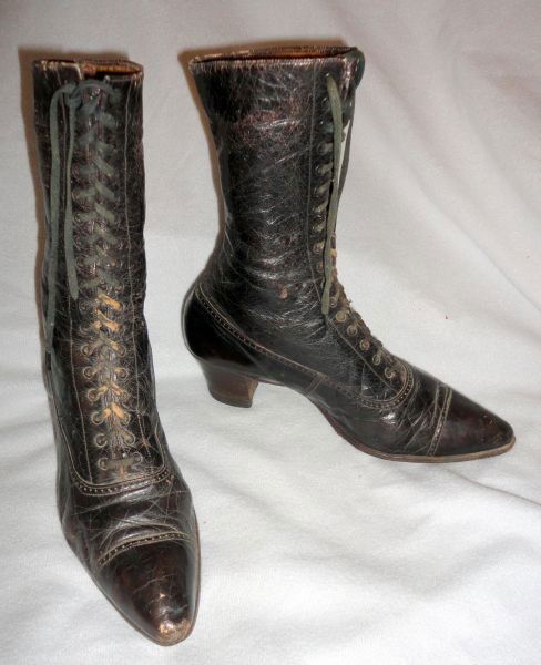 VINTAGE LADIES' BOOTS: Vintage Boots for M'Lady, Lace Ups, 10.5"T.
