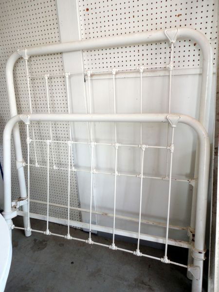 WHITE METAL BEDSTEAD: Metal Bed w/Headboard, Footboard and Rails, 53.5" W x 58" T.