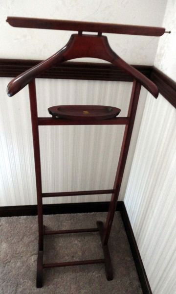 ITALIAN WOOD VALET: Silent Wood Butler w/Coat Rack, Marked SPQR Made in Italy, 42"T.