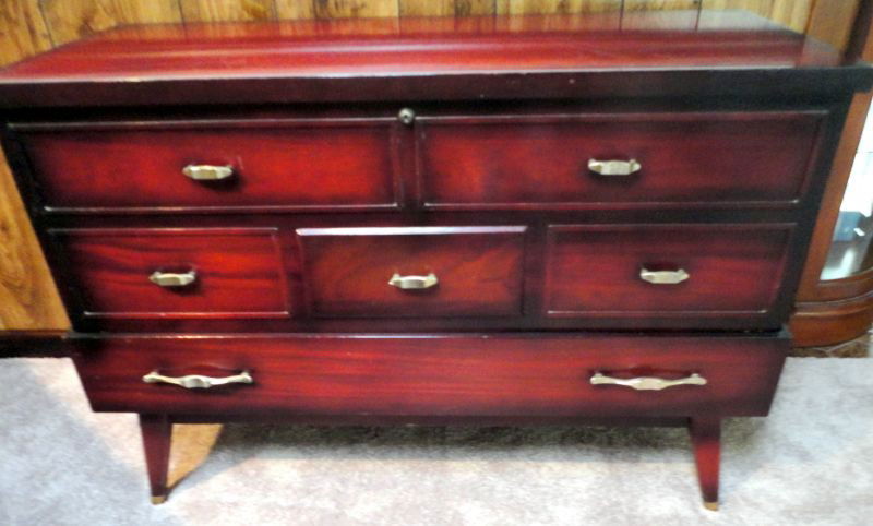 LANE CEDAR CHEST: With Top Storage & Lower Single Drawer Lined with Felt, Brass Pulls, Legs End in Metal Caps, Style #8686-15, 43"W X 17"D X 31"T.