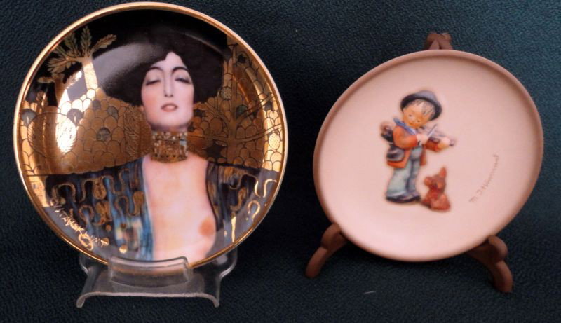 GOEBEL MINI PLATES: Hummel, "Puppy Love", 1988 Motif, Child Violinist w/Puppy, 3.25"D; Artist Orbis, "Judith", Gustav Klimt 3.75"D.