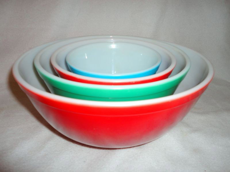 FOUR PYREX OVEN WARE NESTING BOWLS: Including Red 4 Quart, Green 2.5 Quart, Red .5 Quart & Blue 1.5 Pint.