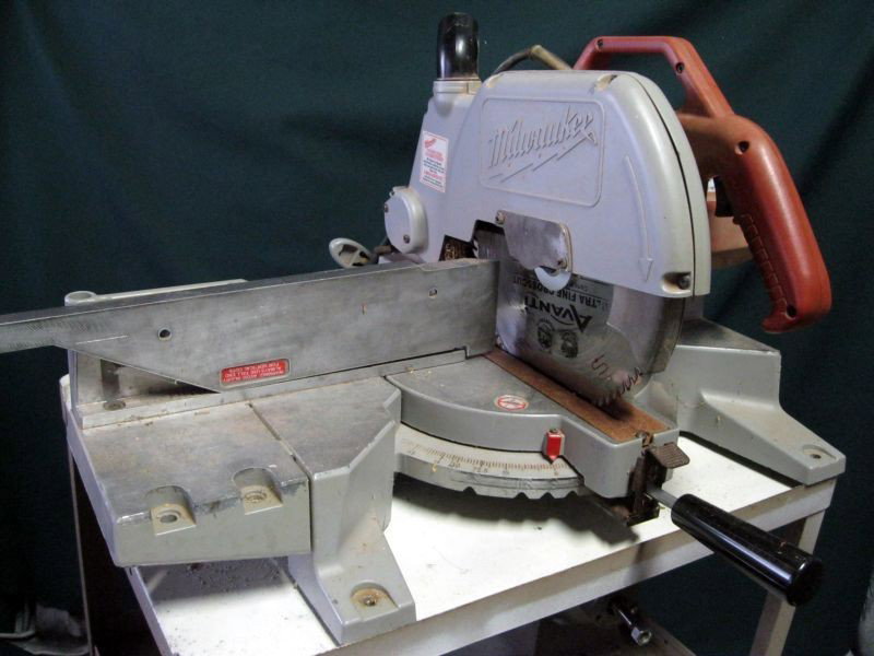 MILWAUKEE MITER SAW: Heavy Duty Electric 10” Magnum Compound Miter Saw, 120 Volts, 60 HZ, 15 Amps, & 4800 RPM.
