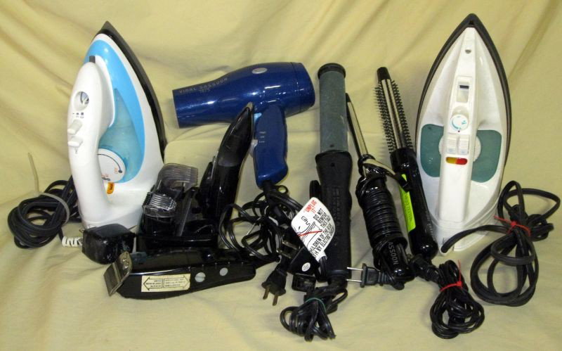 GROOMING LOT: Lot Includes: 2 Steam Irons, Panasonic N1-H14NS (3 Way Auto Shut Off) & White-Westinghouse; Vidal Sassoon Hair Dryer; 3 Curling Irons, 2 Vidal Sassoon & Windmere Gentle Curl; 2 Shavers, Oster, Model 2