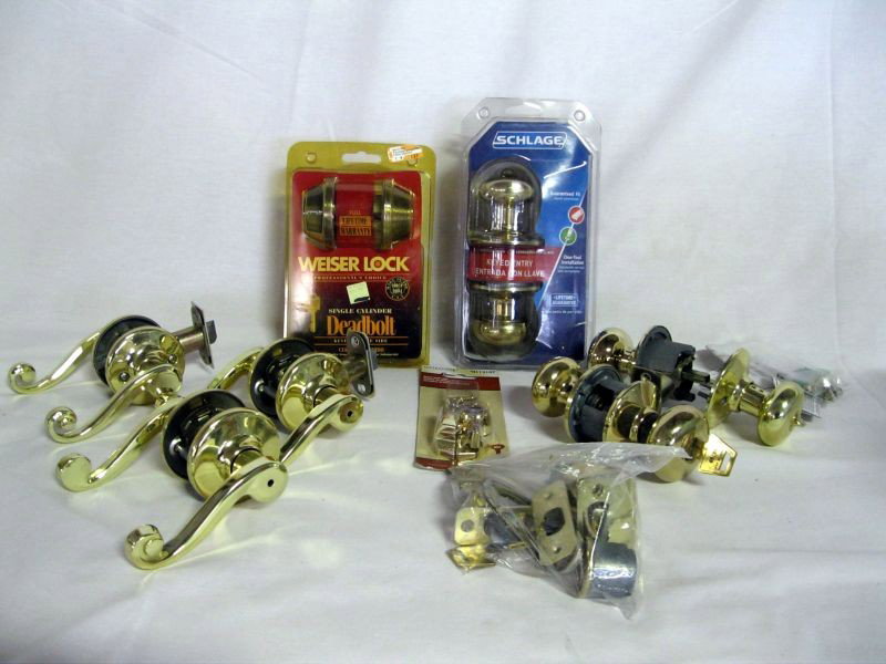 METAL DOOR KNOBS & LOCKS