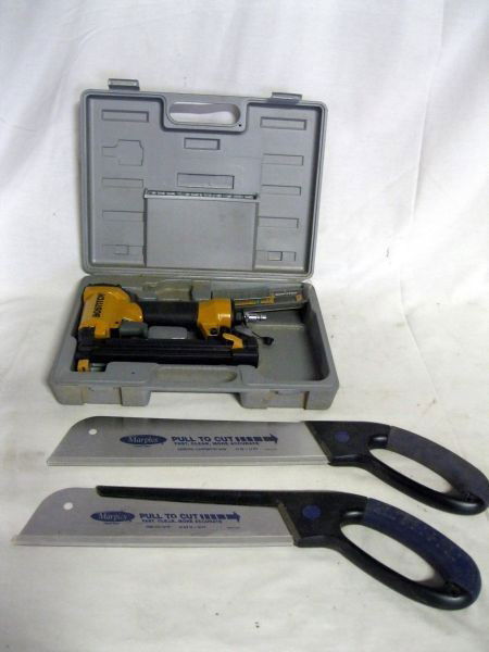 BOSTITCH NAILER PLUS: Lot Inc. Bostitch Nailer SB125BN In DeVilbiss Storage Box, Pneumatic Hose, & 2 Marples Hand Saws.