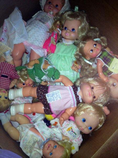 1970s Vinyl Mattel Dolls: 1970s Vinyl Mattel Dolls Box Lot - 20 Vinyl Mattel Dolls 1970s Includes: Chatty Cathy Ballerina and other popular dolls from the time period. Measurements: Various Sizes.Condition: Very Good stored in