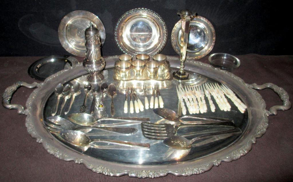 Large Silverplate Lot: Large Silverplate Lot Includes: 4 Tablespoons Marked Tudor Plate Oneida Community, 1 Forked Spoon Marked BMF90, 1 Fish Server Marked Cromwell EFPNS A1 Sheffield England, 3 Small Teaspoons Marked BMF90