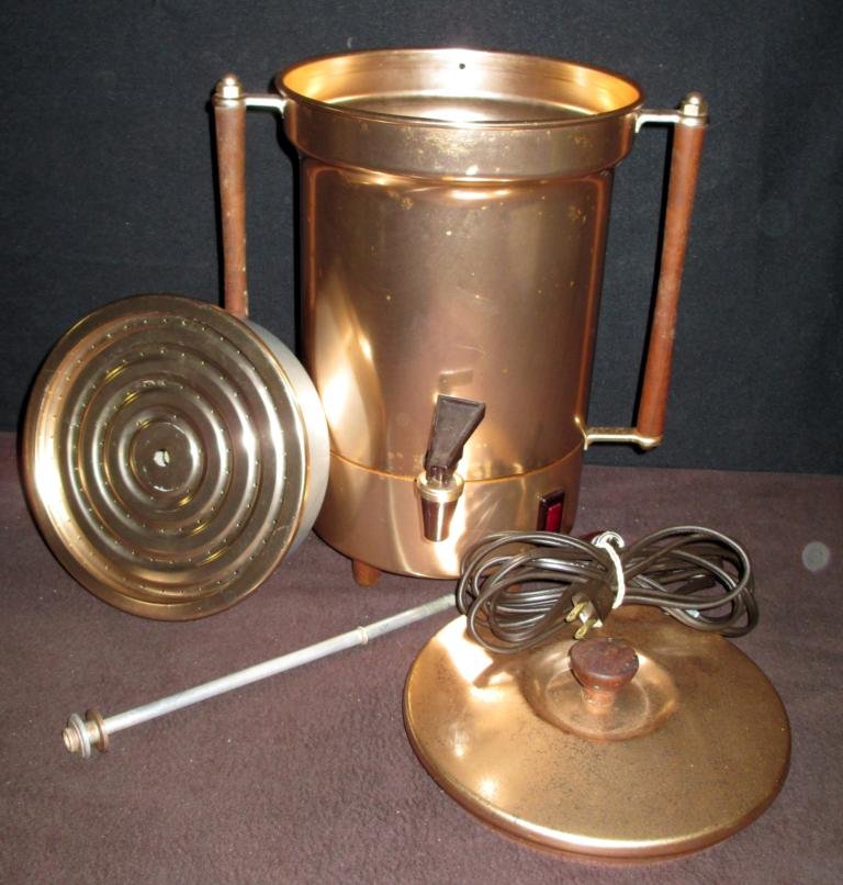 Vintage 30 cup Aluminum Electric Coffee Pot: Vintage 30 cup Aluminum Electric Coffee Pot marked Enterprise aluminum Co. Includes cord and interior parts.