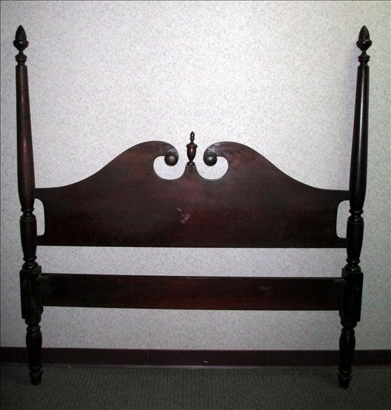 Beautiful 4 Poster Bed Frame: Beautiful 4 Poster Bed Frame Queen size, includes both head & foot board, side panels & 7 wood slats. 59"W x 65"T.