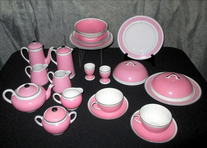 NORITAKE BREAKFAST SERVICE: Noritake Breakfast Service, Including: Hand-Painted Japanese Covered Coffee, Tea And Milk Pots; Covered Sugar w/Matching Creamer; Two Additional Open Creamers; Two Egg Cups; Two 6"D Bowls; Two 6.5"D P