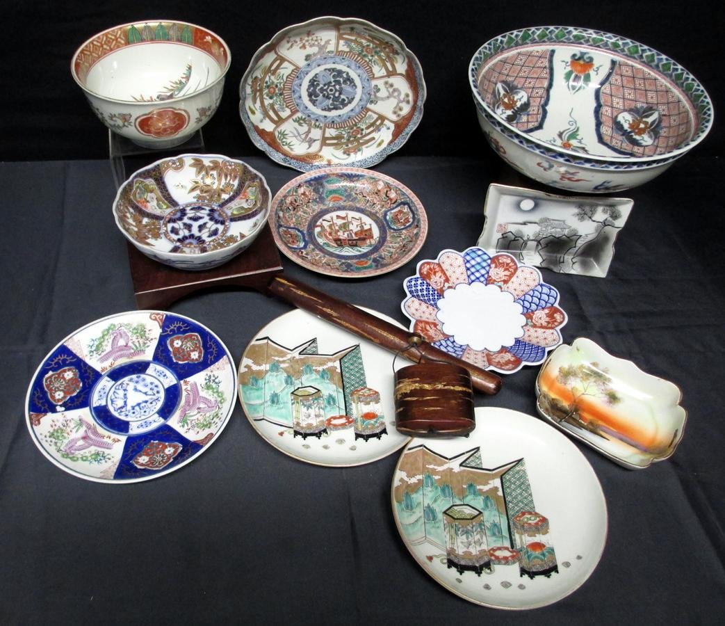 Oriental Bowls & Plates: Oriental Bowls & Plates, Inc. Imari Decorations (Some Marked w/Chop Marks and One Marked Noritake) w/Bowls 6.25" to 10" Diameter and Plates 6.75" to 7.5" Diameter, Together w/Chopstick Holder and Pouc