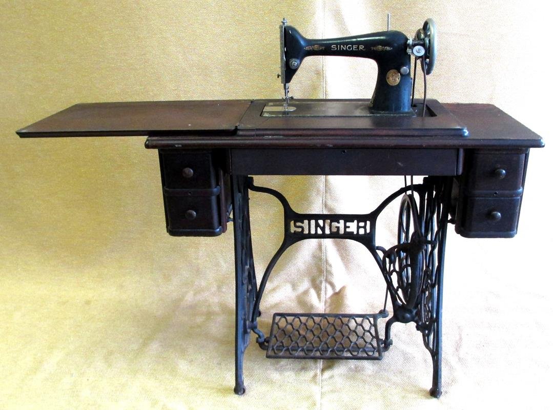 Singer Sewing Machine & Treadle: Well Marked Machine & Treadle, Some Notions, Booklet 1926, 43.5"L x 16.25"D x 41"T.