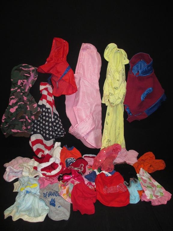 Dog Sweaters and Clothes: Dog Sweaters and Clothes, Including Over 20 Pieces For Varying Size Dogs.