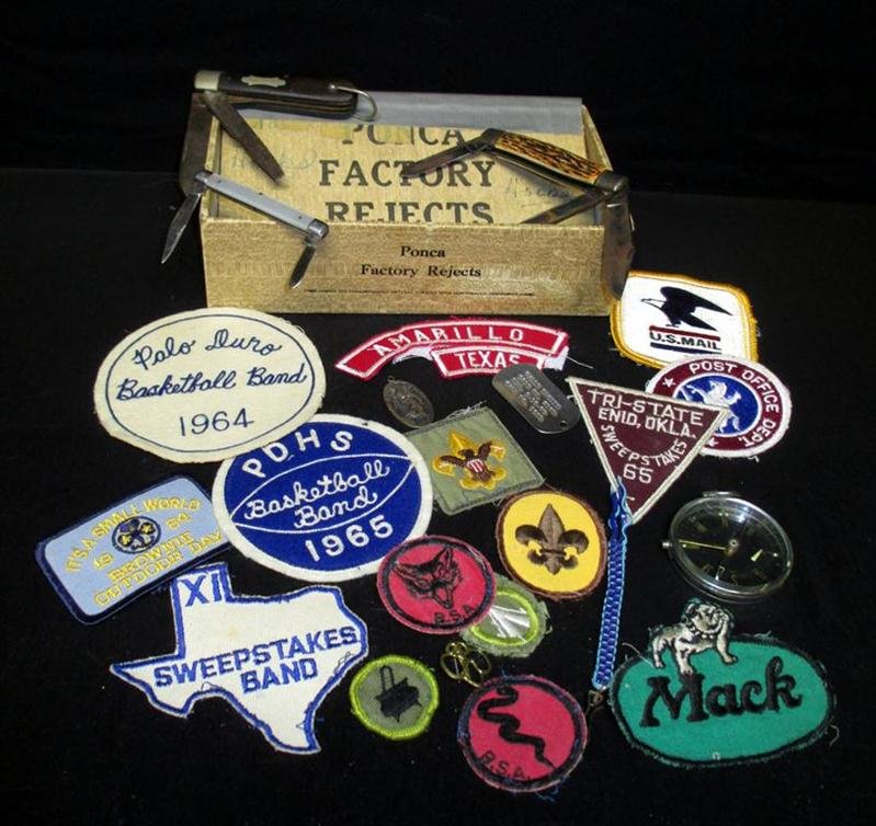 Patches, Knives Plus: Patches, Knives Plus, Including 15 Patches Brownie 1984 (w/Pin), Boy Scout, Band, Mack, Post Office Together w/Compass, St. Christopher's Medal and 3 Pocket Knives (Colonial, Sabre, IL-29).