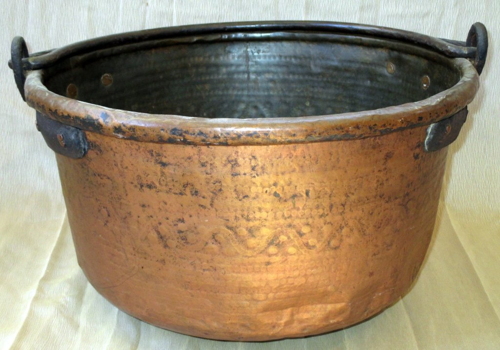 Large Vintage Copper Pot: W/vintage repair, 17" D x 10" tall.