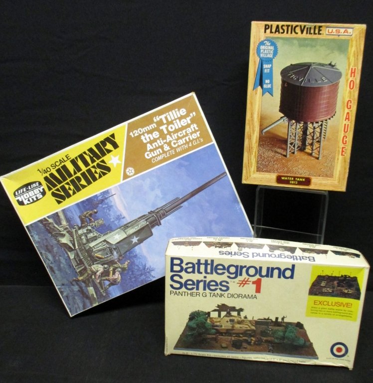 3 Vintage Model Kits: Battleground Series 1 Panther G Tank Diorama, Military Series "Tiller the Toiler" Anti-aircraft Gun & Carrier (4 GIs appear missing) and Plasticville USA Water Tank 2812.