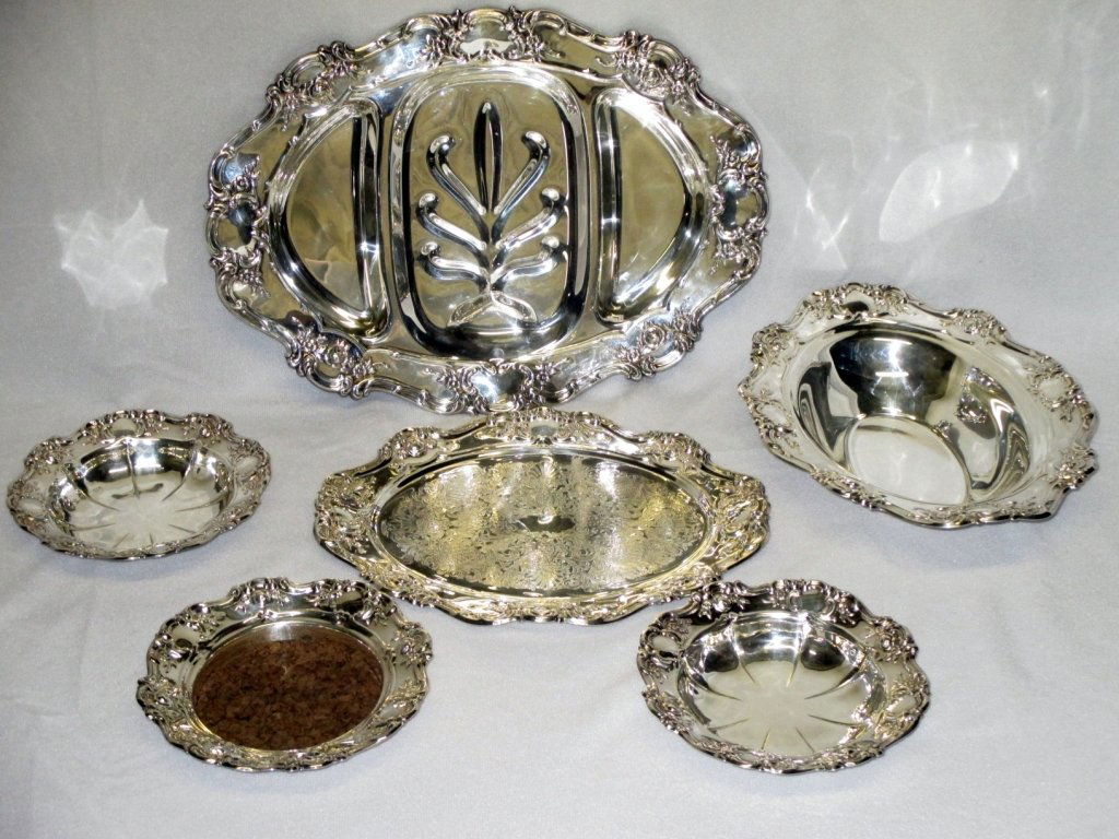 6 Old Master Silverplate Serving Pieces: Including 17" divided well & tree platter, 13" tray w/engraved center, 13" deep oval bowl, 7.5" D cork lined wine coaster and two 7.5" D dishes.
