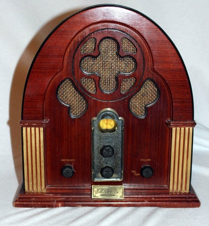 Classic Collector's Edition Radio: Mahogany, 3" tall.