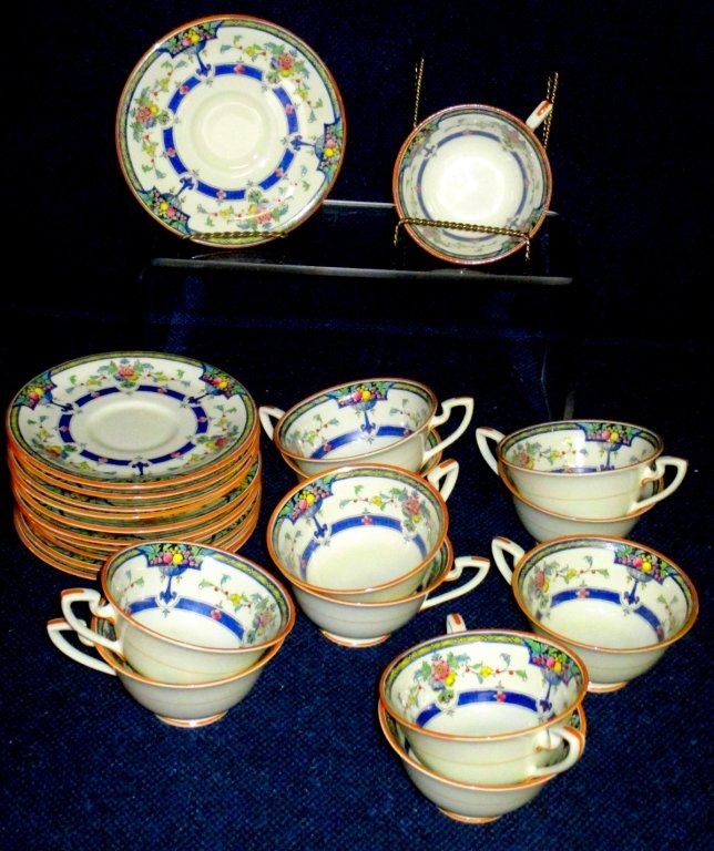 Royal Worcester China, Pattern Orlando: Including 12 cups & 11 saucers.
