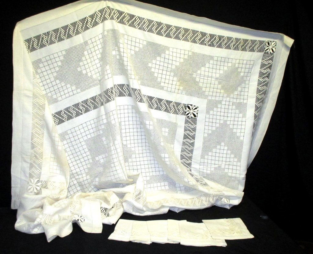 Linen Tablecloth w/Handwork & 6 Napkins: 62" x 87" cloth, several small stains.