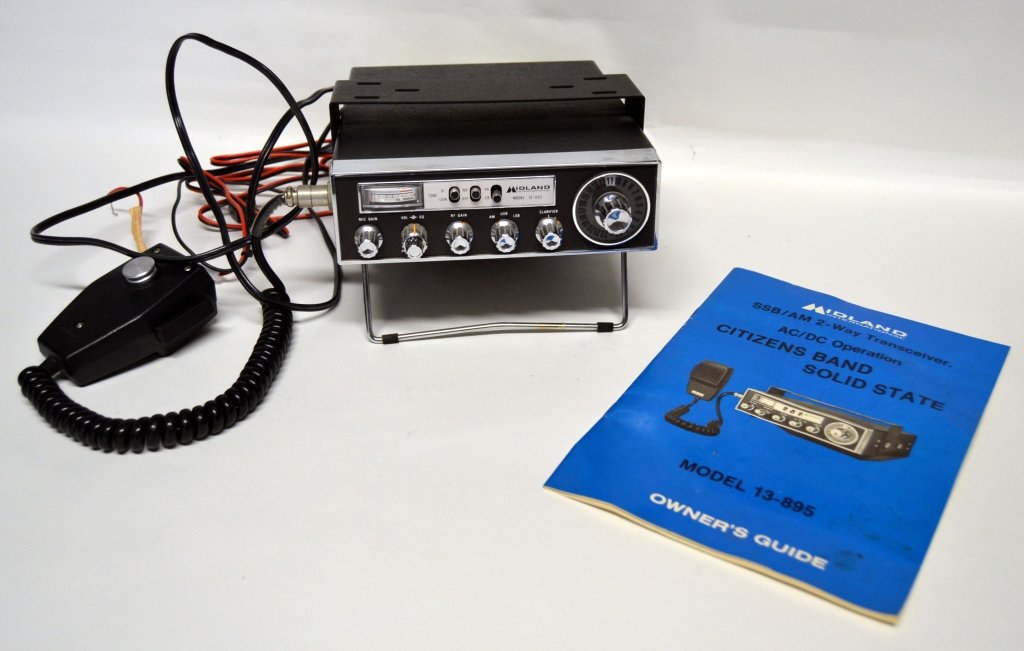 Midland SSB/AM 2-Way Transceiver Model 13-895: Citiaend Band Solid State w/hand held mic.