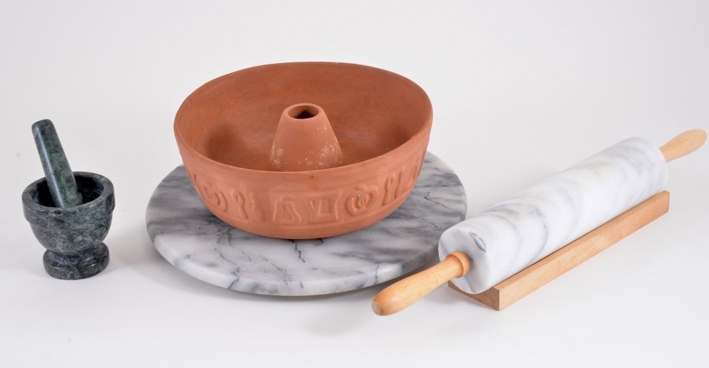 Kitchen Marble & Romertopf (1 of 2)