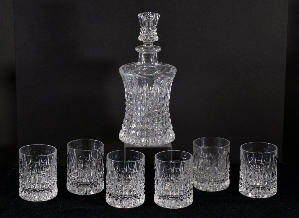 Crystal Decanter & 6 Glasses (1 of 1)
